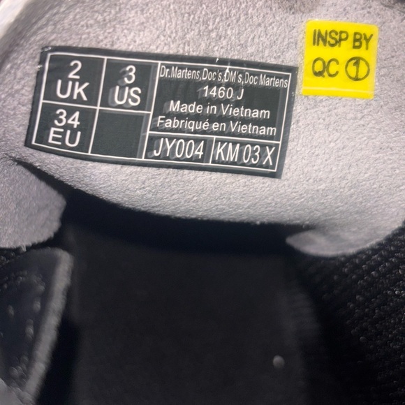 Dr. Martens YOUTH 1460 PATENT LEATHER LACE UP BOOTS - Picture 10 of 11